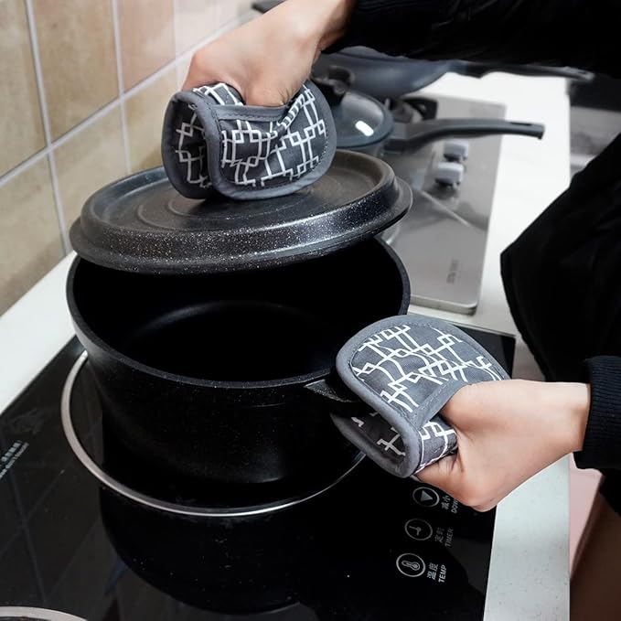 Mini Oven Mitts with Fridge Magnets.2pk Quilted Heat Resistant Grey Cotton Fabric.Gloves/Pot Holder Safely Protects Hands from Hot Surfaces. Great for handling Cookware, Bakeware, BBQ,Microwave