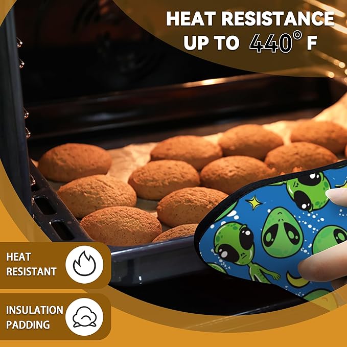 Green Alien Pot Holder Set of 2,Heat Resistant Potholders Oven Hot Pads for Kitchen Cooking Baking BBQ