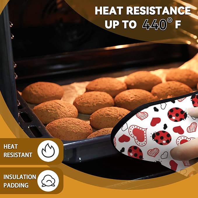 Ladybugs Hearts Pot Holder Set of 2,Heat Resistant Potholders Oven Hot Pads for Kitchen Cooking Baking BBQ