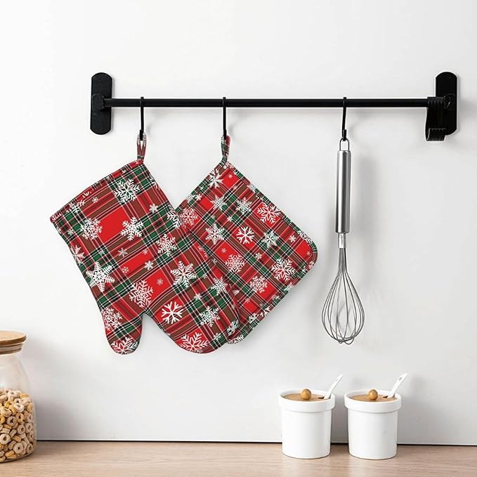 Christmas Plaid Snowflake Oven Mitts and Pot Holders Set, 4pcs Red and Green Checkered Silicone Oven Glove for Kitchen Heat Resistant Buffalo Plaid Oven Mitts and Potholders Non-Slip for BBQ