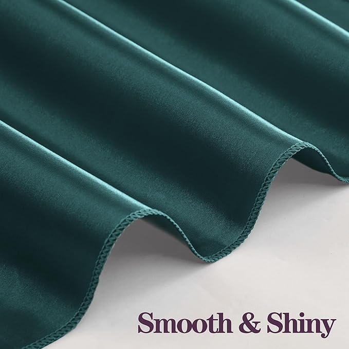 RUDONG M 100 Pcs Dark Green Satin Napkins and Napkin Rings Set, 17 x 17 Inch Square Cloth Napkins Set of 50, Silky Soft Table Napkins Bulk for Weddings, Banquet, Parties Dinner Decoration
