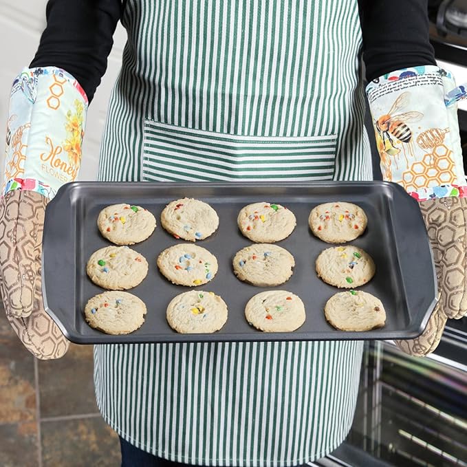 Alselo Oven Mitts, Heat Resistant with Soft Quilted Cotton Lining Set of 2, Fashion Bee Design with Silicone Printing Anti-Slip Kitchen Gloves for Safe Backing Cooking Barbecue (Khaki, Bee)