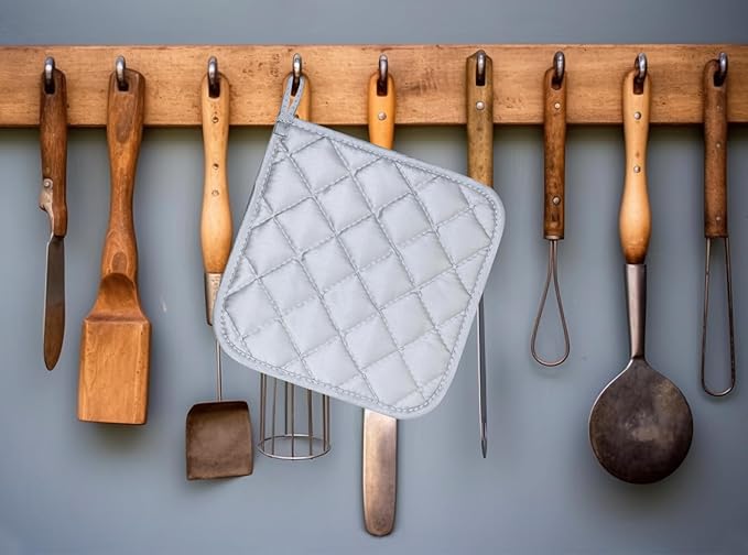 ONLYKXY 2pcs Cotton Heat Resistant Pads Basic Square Pot Holder 20cm/7.87inch Multipurpose Quilted Liner Little Trivet Cloth Potholders for Hot Cold Kitchen Baking Cooking Oven (Silver)