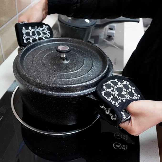 Quilted Heat-Resistant Black Oven Mitts Set of 2 with Fridge Magnets. Mini Oven Mitt Gloves Safely Protects Hands from Hot Surfaces. Great for handling Cookware, Bakeware & Microwave