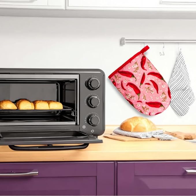 Hot Peppers Oven Mitts, Funny Chili High Heat Resistant Kitchen Oven Gloves, Mini Silicone Oven Mitts, Non-Slip Grip Surfaces and Hanging Loop for Grilling, Baking, Cooking and Microwave, Gift