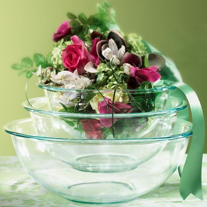 Pyrex 3 Piece Glass Mixing Bowl Set with 1, 1.5, 2.5 Quart Mixing Bowls for Kitchen, Baking, and Storage, Microwave, Freezer, and Dishwasher Safe , Proudly Made in the USA