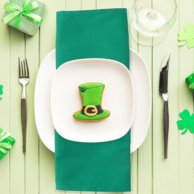 Christmas Green Cloth Napkins Set of 6,100% Cotton Dinnner Napkins,18 x18 inch,Thick Cloth Napkins 18x18 inch,Christmas Decorations in Door,Healthy,Easy Care, Washable(Emerald Green)