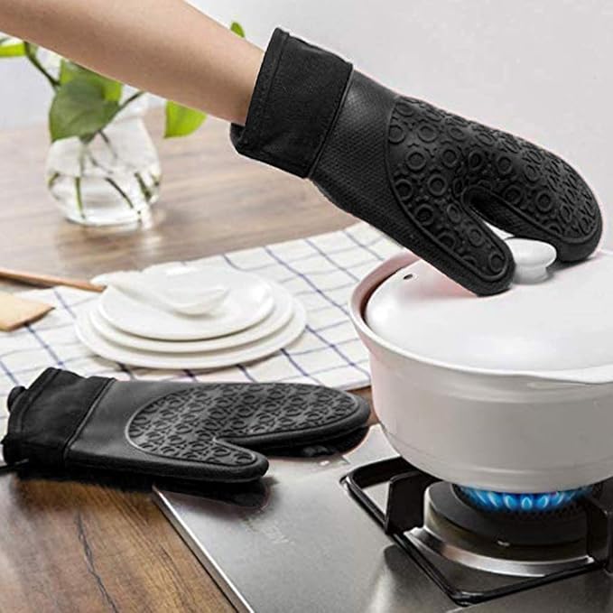 2PCS Black Professional Extra Large Silicone Oven Mitts and Pot Holders Oven Gloves Heat Resistant Gloves Kitchen Mittens BBQ Holders for Cooking Grill Rubber for Cooking