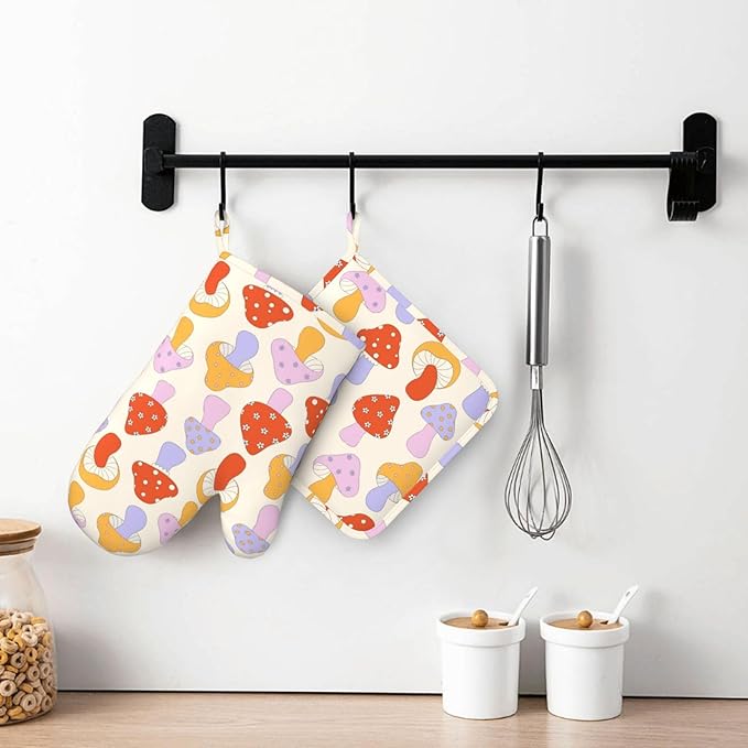 Mushroom Trendy Cute Pop 70s Oven Mitts and Pot Holders Set of 2 Silicone Heat Resistant Oven Mitten Potholders Non Slip Gloves Kitchen Decor for BBQ Cooking Grilling Baking