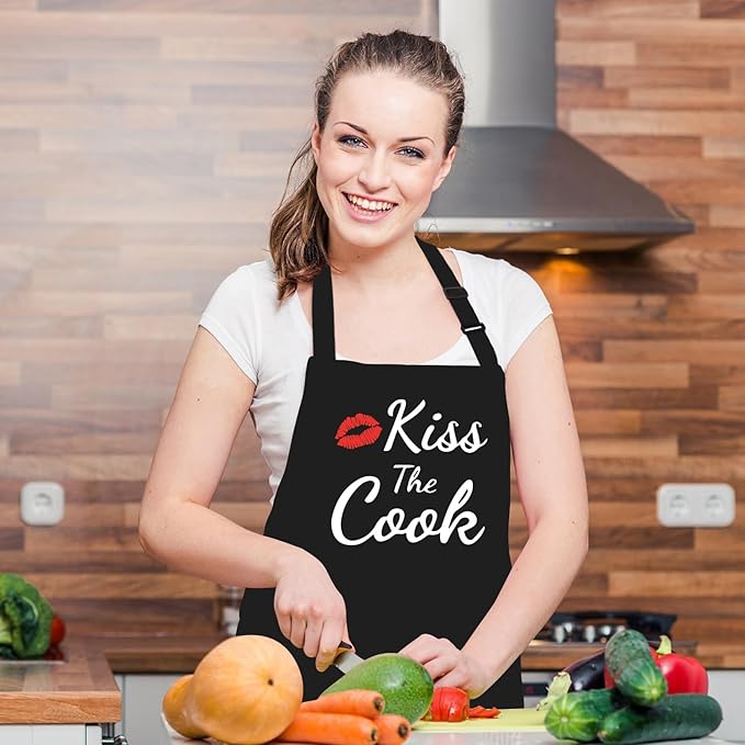 Kaidouma Funny Aprons for Women Men - Kiss the Cook Apron - Funny Chef Cooking BBQ Grill Aprons with 2 Pockets - Birthday Mothers Day Gifts for Mom, Wife - Fathers Day Christmas Gifts for Dad, Husband