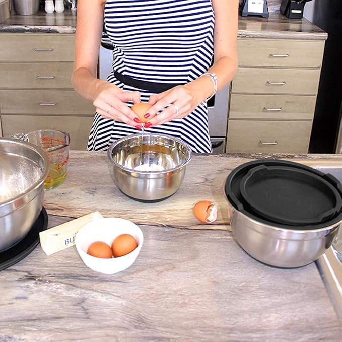 Stainless Steel Mixing Bowls with Lids and Non Slip Bases (Set of 5, Black)