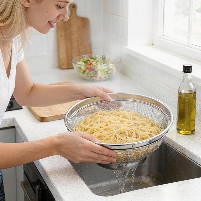 Fine Mesh Strainer for Kitchen, 4 Quart Stainless Steel Colander Bowl for Pasta, Rice, Fruit, Metal Net Baskets with Resting Base - Strain, Drain, Rinse