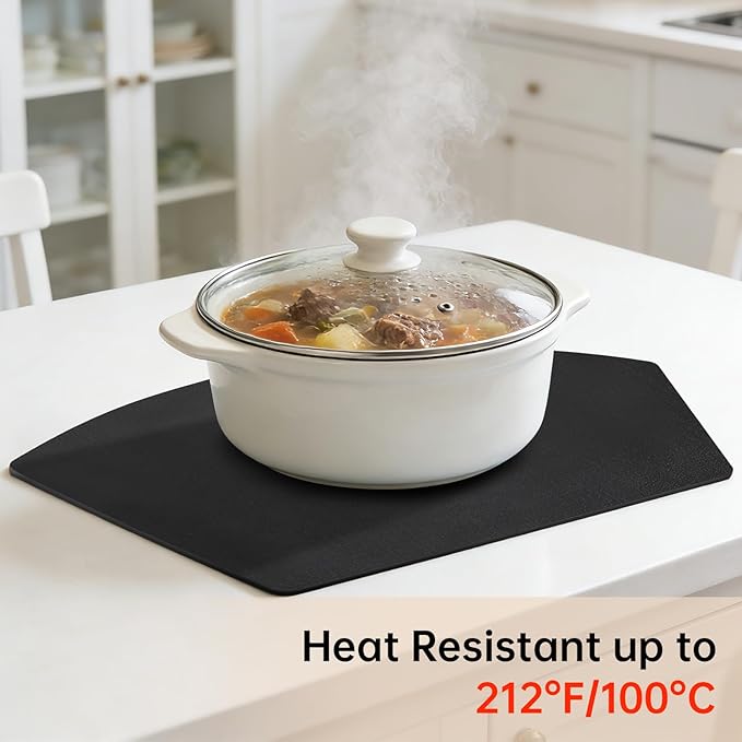 Round Table Placemats Set of 4, Dual-Sided Wedge Shape Faux Leather Table Mats, Washable Wipeable Heat Resistant Place Mats for Outdoor Indoor, Black