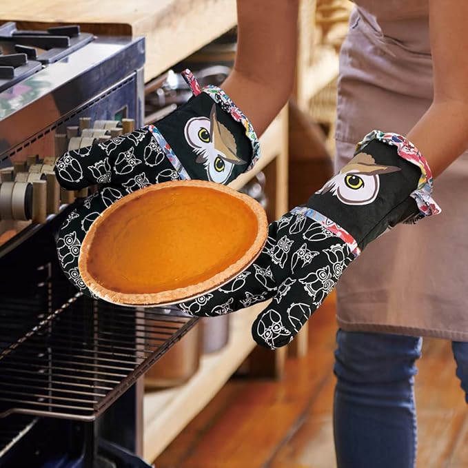 Alselo Oven Mitts, Heat Resistant with Soft Quilted Cotton Lining Set of 2, Fashion Animal Design with Silicone Printing Anti-Slip Kitchen Gloves for Safe Backing Cooking Barbecue（Black 2）