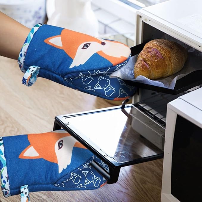 Alselo Mini Oven Mitts,2pk - Silicone Little Kitchen Gloves, Heat Resistant with Non-Slip Grip and Soft Quilted Cotton Lining for Safe Baking Cooking Barbecue (Navy, 2)