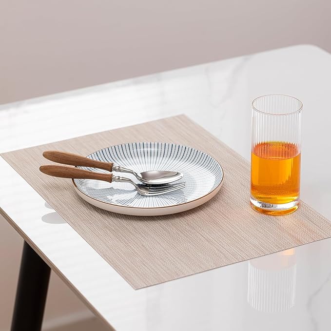 LEXMORE Placemats Set of 8 Vinyl/Plastic Woven Place Mats for Kitchen Table Indoor/Outdoor Washable Placemat Wipeable Dining Table Mats(Beige)