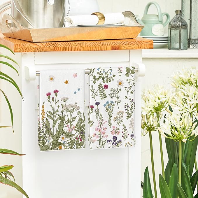 Artoid Mode Wildflower Floral Kitchen Towels Dish Towels, 18x26 Inch Leaves Holiday Decoration Hand Towels Set of 2
