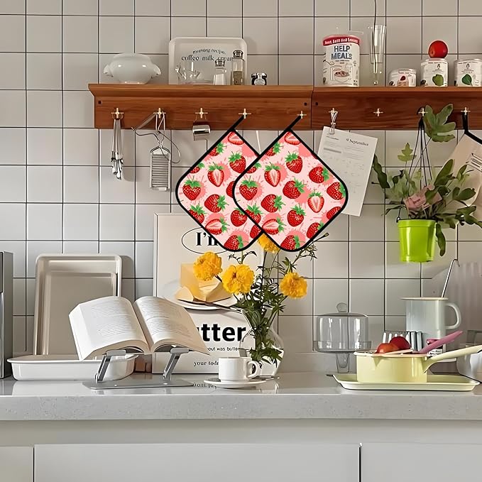 Cute Pink Cartoon Strawberry Pot Holders 2 PCS,Kitchen Heat Resistant Hot Pads for Cooking Grilling Baking BBQ, Pot Holders for Women Cook Home Microwave