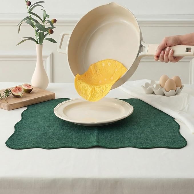 AHHFSMEI Faux Linen Placemats Set of 6 Heat Resistant Non-Slip Stain Proof Table Mats for Kitchen Dining Elegant Decor Place Mats (Green)