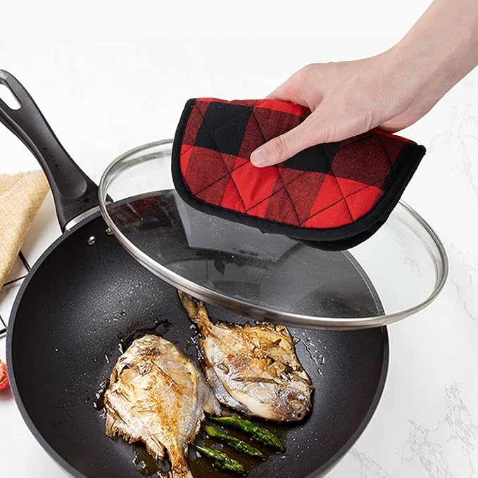 Joyhalo 4 Pack Pot Holders for Kitchen,Cotton Oven Holder with Great Heat Resistance,Non Slip Hot Pads for Kitchen Clearance,Black and Red