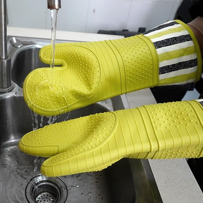 RED LMLDETA Heat Resistant 550 Degree Oven mitt, Silicone Oven Hot Mitts - 1 Pair, Extra Long Professional Baking Oven Gloves - Food Safe,Pot Holders Cooking,Grilling,Kitchen (Vanilla)