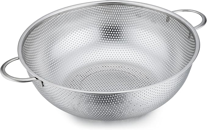 P&P CHEF Stainless Steel Colander, Micro-Perforated Food Strainer with Handle for Washing Draining, Great for Pasta Fruits Vegetables, Dishwasher Safe & Healthy, 5 Qt, 1Pc