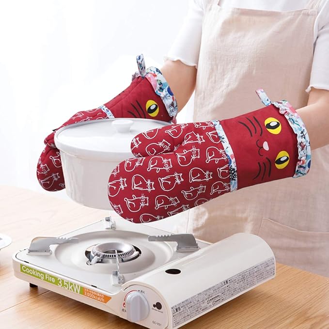 Alselo Oven Mitts, Heat Resistant with Soft Quilted Cotton Lining Set of 2, Fashion Animal Design with Silicone Printing Anti-Slip Kitchen Gloves for Safe Backing Cooking Barbecue (Red 2)