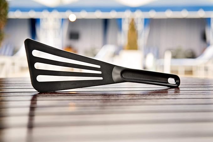 Matfer Bourgeat Exoglass® High Temperature Slotted Pelton Spatula/Turner, Black
