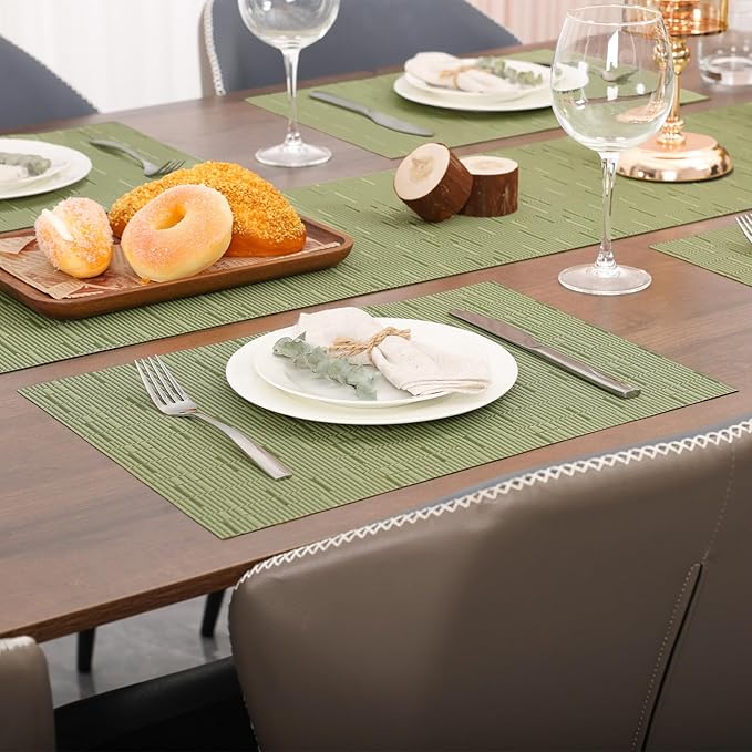 Myir JUN Placemats Set of 4, Vinyl Woven Placemats Place Mats Indoor Set of 4 Washable Table Mats Non-Slip Place mats for Dining Table (Green, Set of 4)