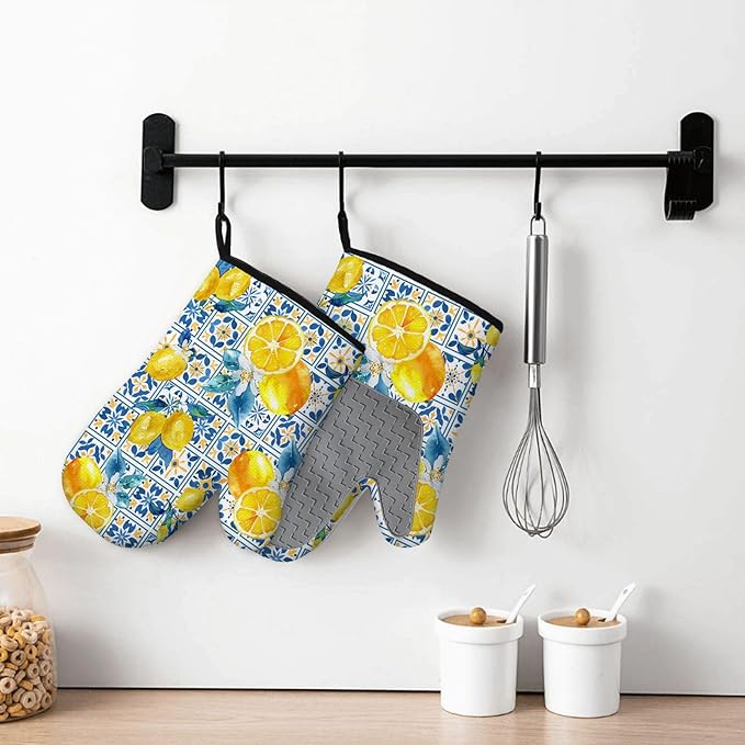 Lemon Silicone Oven Mitts and Pot Holders 3Pcs, Yellow Kitchen Decor Silicone Oven Mitts for Lemon Lover, Lemons Kitchen Decor Heat Resistant Non-Slip Oven Gloves for Mom Wife Sister BFF