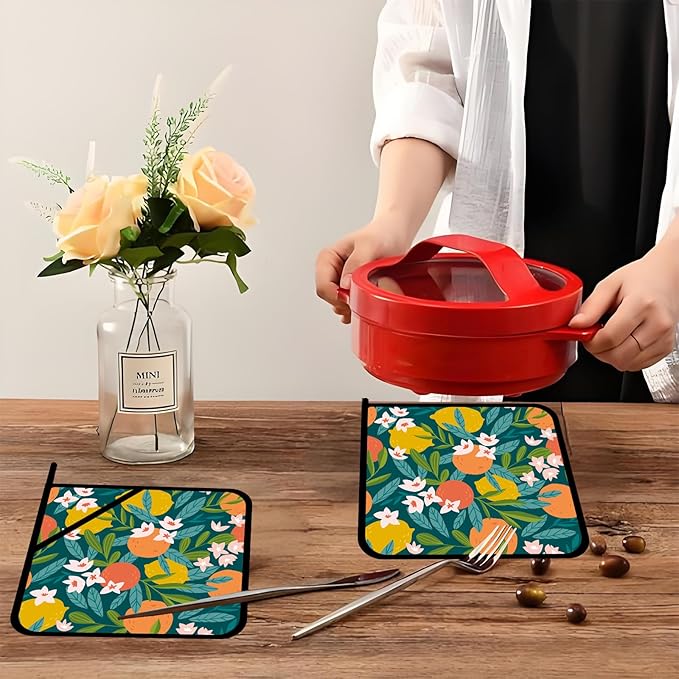 Yellow Lemons Pot Holders Set of 2,Cartoon Fruit Kitchen Heat Resistant Potholders for Microwave Cooking Baking Oven and BBQ Gifts for Women