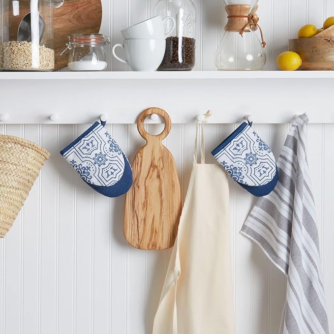 Martha Stewart Strie Medallion Mini Oven Mitt 2-Pack Set, Navy Blue, 5.5"X8"