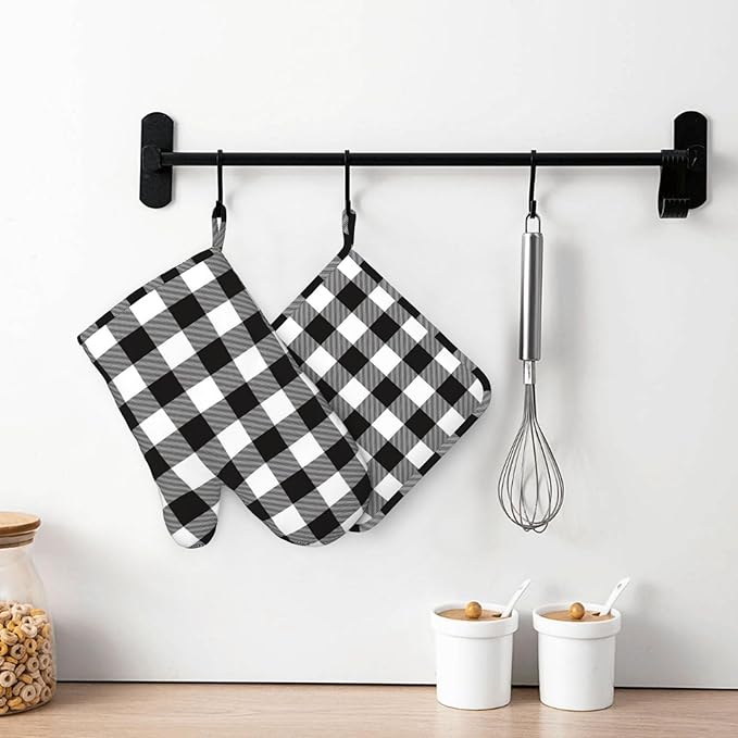 Buffalo Plaid Black and White Oven Mitts and Pot Holders Set, 4pcs Silicone Black White Plaid Oven Glove for Kitchen Heat Resistant Oven Mitts and Potholders Non-Slip for Cooking