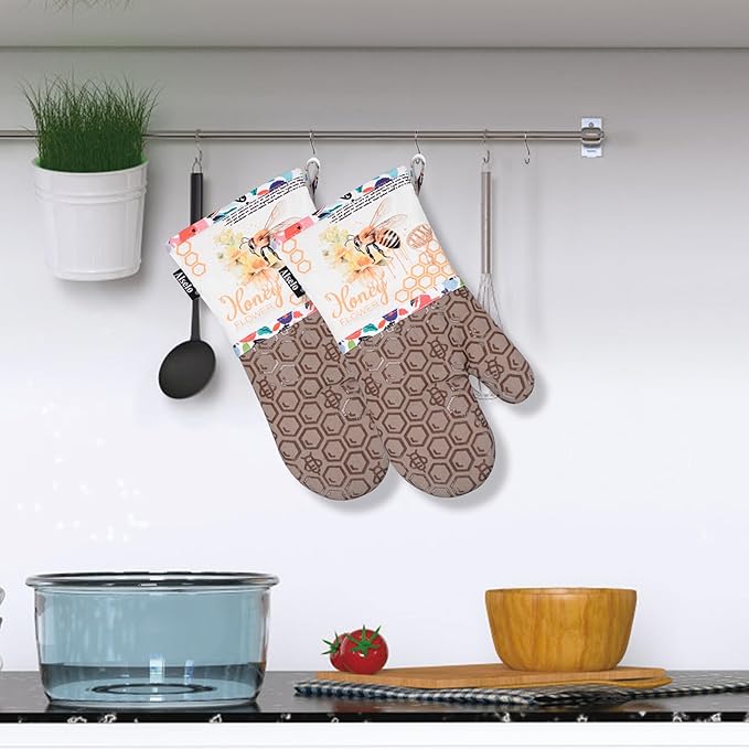 Alselo Oven Mitts, Heat Resistant with Soft Quilted Cotton Lining Set of 2, Fashion Bee Design with Silicone Printing Anti-Slip Kitchen Gloves for Safe Backing Cooking Barbecue (Khaki, Bee)