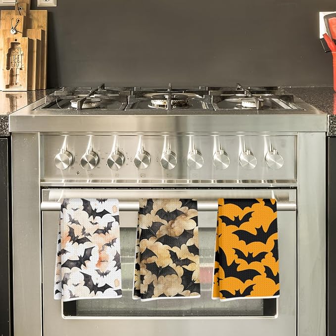 3 Pcs Halloween Bat Kitchen Towels, Vintage Decorative Absorbent Microfiber Dish Cloth Tea Towel, Durable Waffle Hand Towels for Farmhouse Home Bathroom, Halloween Gifts for Women