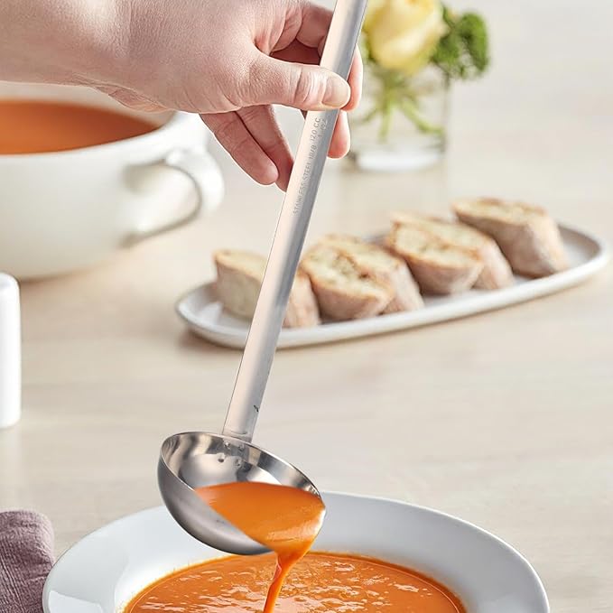 meekoo 1 Pieces Stainless Steel Ladle Soup Handle Ladle with Pouring Rim for Kitchen Cooking Soup Sauce (4 oz)