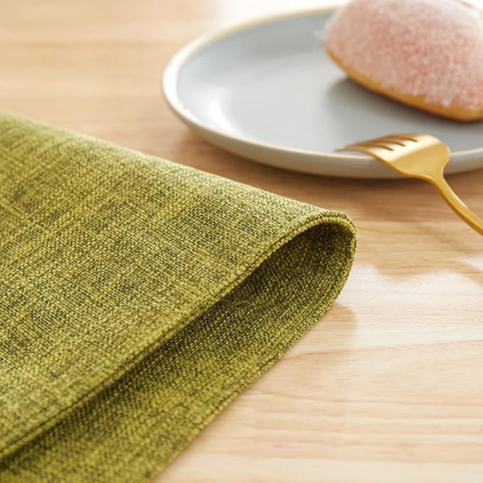 Weabetfu Cloth Placemats Set of 6 Heat Resistant Dining Table Placemmats Cotton Linen Machine Washable Kitchen Table Mats Wrinkle Free Thick Fabric Place Mats,Easy to Clean,13" x 19" Grass Green