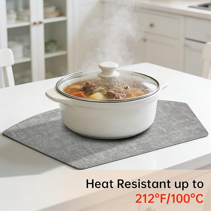 Round Table Placemats Set of 4, Dual-Sided Wedge Shape Faux Leather Table Mats, Washable Wipeable Heat Resistant Place Mats for Outdoor Indoor, Light Gray/Gray