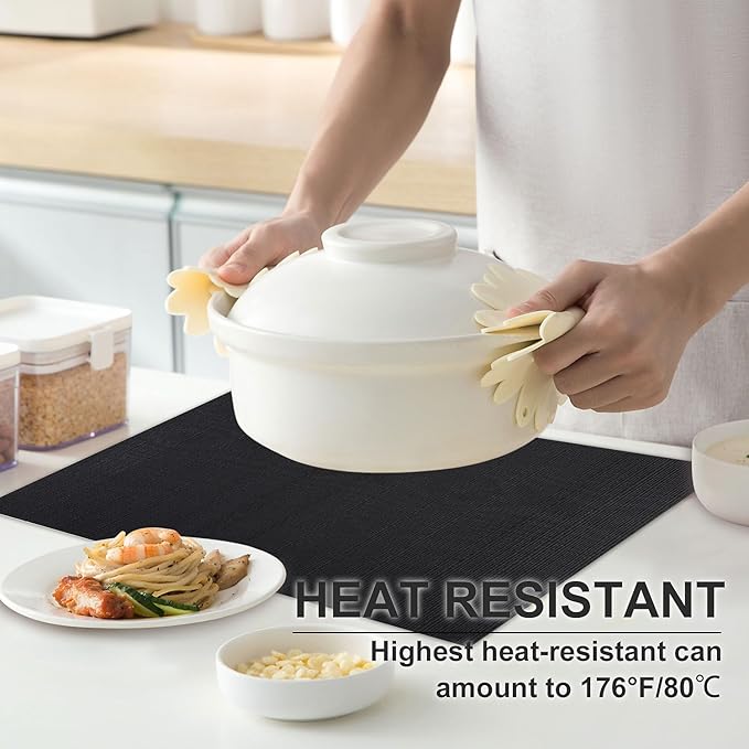 Vinyl Placemats Set of 6, PVC Woven Washable Non-Slip Table Mats, Heat Resistant Wrinkle Free Place Mats for Dining Table, Easy to Clean (6, Black)