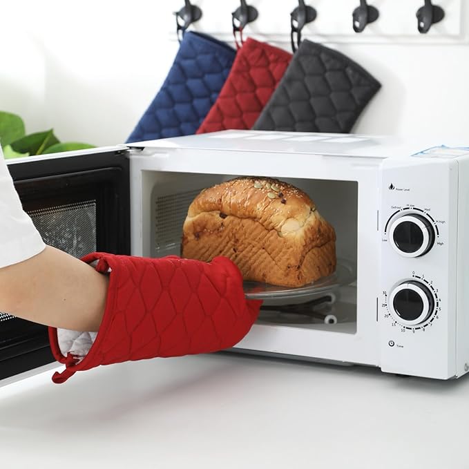 Glynniss Heat Resistant Oven Mitts, 2 Pcs of Silicone Oven Mits, Non-Slip Grip Surfaces Kitchen Gloves for Cooking, Machine Washable with Hanging Loops Oven Gloves (7x13 inches, Wine)
