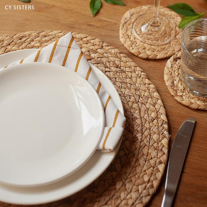 Round Placemats Set of 2 Natural Water Hyacinth Woven Placemats Farmhouse Boho Place Mats Wipeable Braided Placemat Heat Resistant Wicker Outdoor Placemat for Patio Table 13.4“