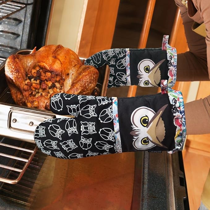 Alselo Oven Mitts, Heat Resistant with Soft Quilted Cotton Lining Set of 2, Fashion Animal Design with Silicone Printing Anti-Slip Kitchen Gloves for Safe Backing Cooking Barbecue（Black 2）