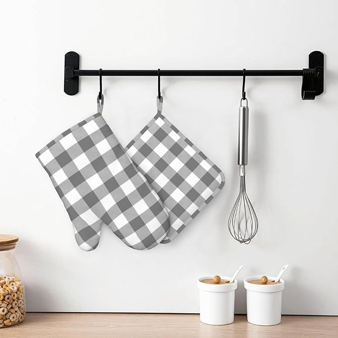 Buffalo Plaid White and Grey Oven Mitts and Pot Holders Set, 4pcs White Grey Plaid Silicone Oven Glove for Kitchen Heat Resistant Oven Mitts and Potholders Non-Slip for Cooking