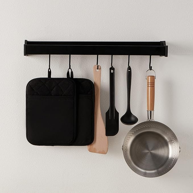 Kitchen Everyday Basic Pot Holder Heat Resistant Coaster Soft Silicone Water Resistant Pot Holder Set Oven Mitts with Pocket, 2 Piece Set, 7"x9" (Black)