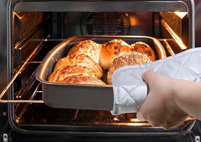 ONLYKXY 2pcs Cotton Heat Resistant Pads Basic Square Pot Holder 20cm/7.87inch Multipurpose Quilted Liner Little Trivet Cloth Potholders for Hot Cold Kitchen Baking Cooking Oven (Silver)