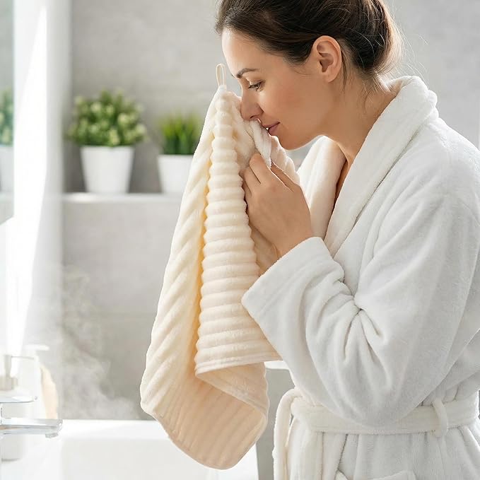 4PCS Beige Microfiber Hand Towels for Bathroom Christmas Decorations Quick Dry Small Towel Set Bathroom Kitchen 14 x29.6inch