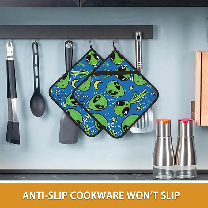 Green Alien Pot Holder Set of 2,Heat Resistant Potholders Oven Hot Pads for Kitchen Cooking Baking BBQ