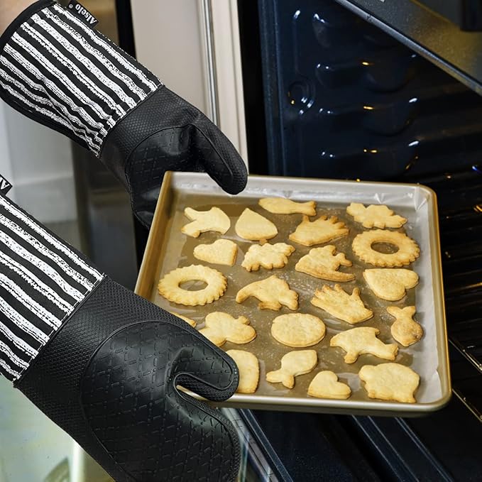 Alselo Silicone Oven Mitts Heat Resistant 932℉ with Waterproof & Non-Slip Kitchen Mittens, Set of 2 Extra Long Oven Gloves with Soft Cotton Terry Lining for Baking Cooking Barbecue (2, Black Mitts)