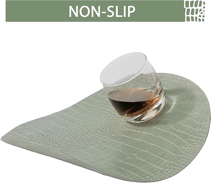 Jovono Round Leather Placemats for Round Tables Set of 8, Green Place Mats and Coasters, Wipeable Waterproof Heat Resistant Table Mats Easy to Care for Indoor Decor 14 inch Diameter