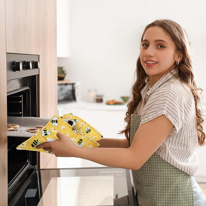 Cunhill 4 Pcs Cotton Microwave Bowl Cozy Holders for Hot Food Hot Pads Soup Bowl Potholders Heat Resistant Multipurpose Quilted Safe Holders for Kitchen Plate Supply(Bright Yellow,Bee Style)